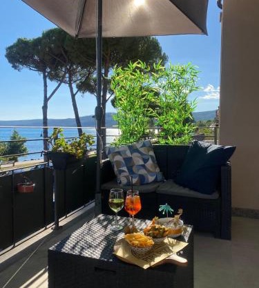 Casa fronte lago