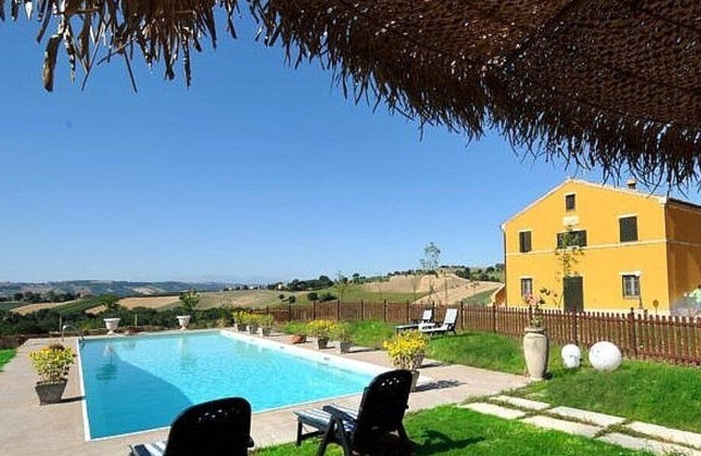 Casa Giacomina A: Un apartamento agradable y acogedor que forma parte de una villa situada en una posición aislada rodeada de prados y verdes colinas.