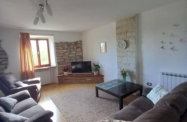 Casa Girasole - Three Bedroom Holiday Home with Garden