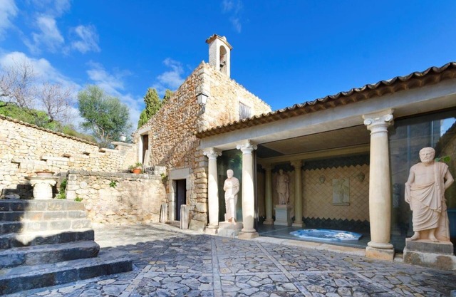 Casa histórica ideal para grupos y familias, con piscina, sauna e hidromasaje