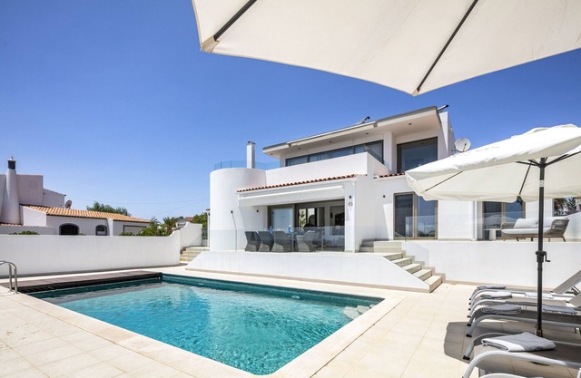 Casa Islay - Villa privada con piscina y vistas al mar