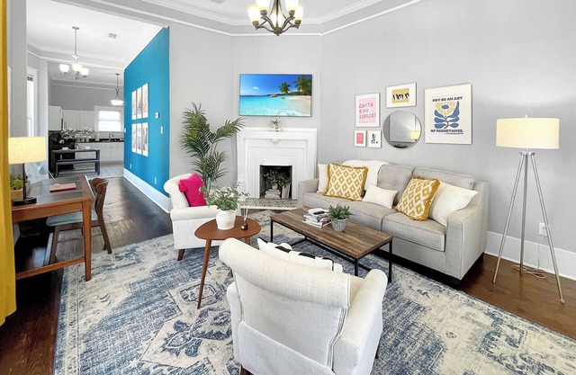Casa Joy: Chic Historic Home w/ King Bed