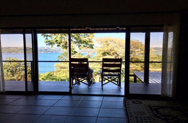 Casa Katalena-Hermosa casa frente al lago con vistas espectaculares.