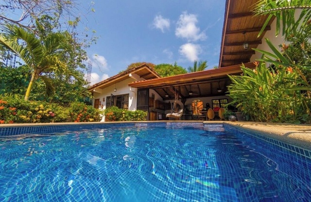 CASA LA PINA !!! VIDA AL AIRE LIBRE CON PRIVACIDAD, naturaleza, relajación, y SURF