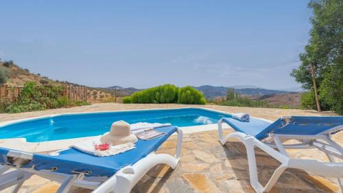 Casa La Sombra de la Parra Antequera - La Higuera by Ruralidays