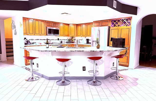 Casa Laissez-Faire: A 2800+ SqFt Private Desert Oasis with Private Pool.