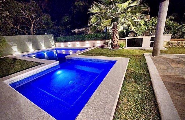 Casa Las Velarias hermosa, lujosa, equipada con acceso al lago de teques.