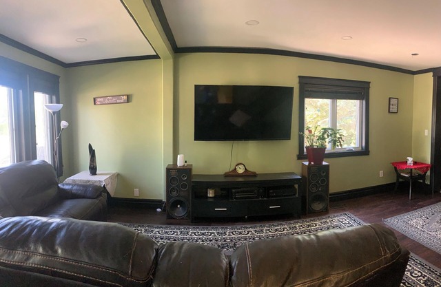 CASA LASALLE SLEEPS 8 GUESTS COMFORTABLY BABY AMENITIES AVAILABLE PET FRIENDLY