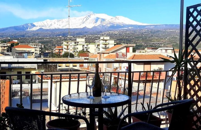 Casa Leo, eleganza Siciliana con vista Etna a due passi dal Mare
