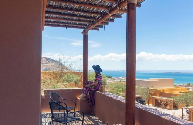 Casa Linda en Las Colinas Hillside Residences en Puerta Cortes Resort