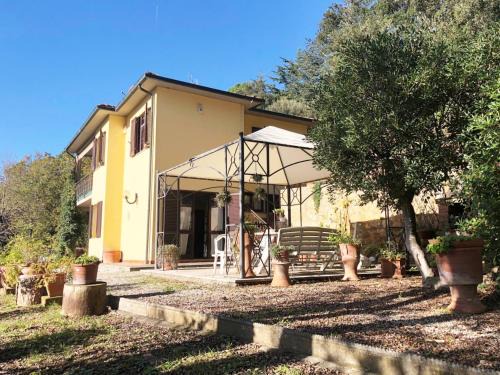 Casa Lisa a Casale Marittimo by Zoom In Earth