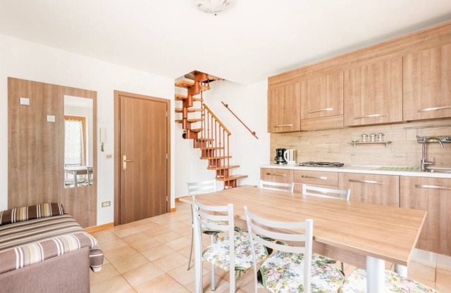 Casa Lucia de 2 plantas con jardin a tan solo 100 mt. del lago