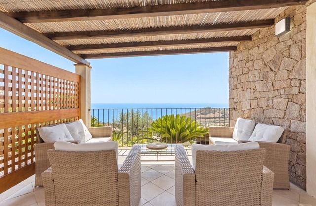 Casa Lulù con piscina y vistas al mar