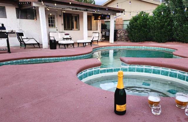 Casa Magnifica marvelous sunset heated pool/jacuzzi