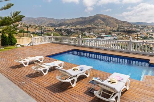 Casa Magnolia 4BR, Pool, BBQ & Sea View