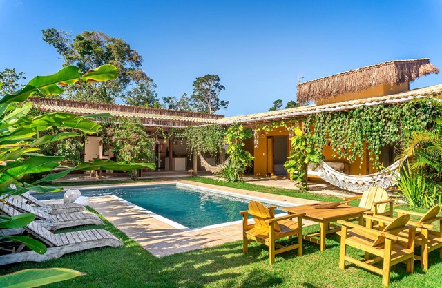 Casa Manga Rosa Trancoso - A blanket of flowers