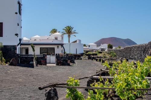 Casa Mar de Lava -Escapada activa en Masdache, corazón de Lanzarote