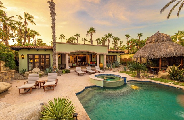 Casa Maravillas: 4 hab inspiración colonial villa de diseño en Punta Ballena