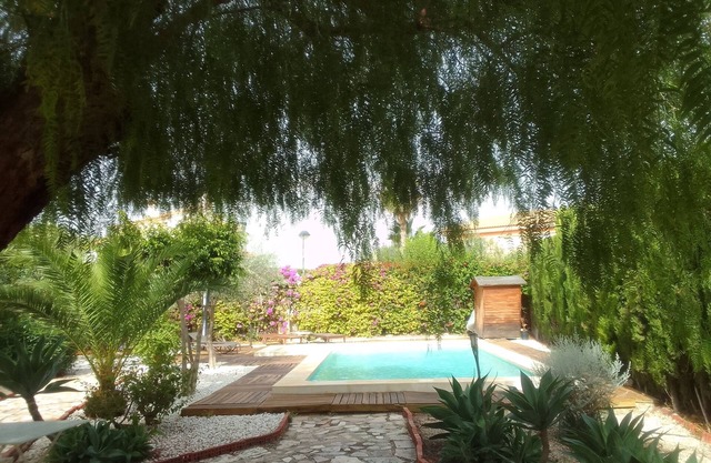 Casa María con jardín mediterráneo
