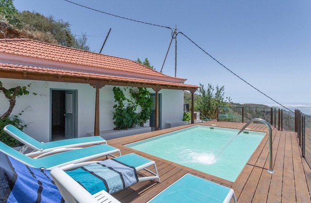 'Casa Mica' con vistas a la montaña, Wi-Fi y aire acondicionado
