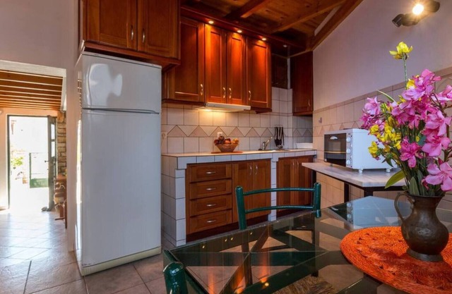 Casa Milos Traditional Villa 190 m to the beach