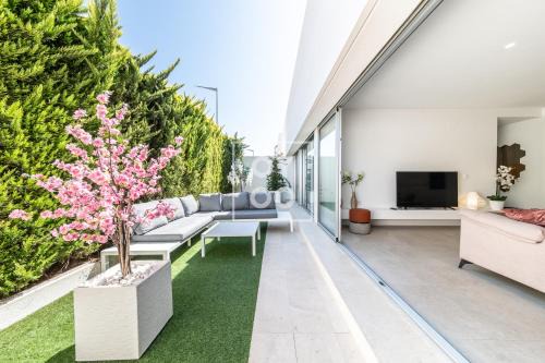 Casa Mirasal - Ground flour - Roof terrace - By OYOOSTAYS