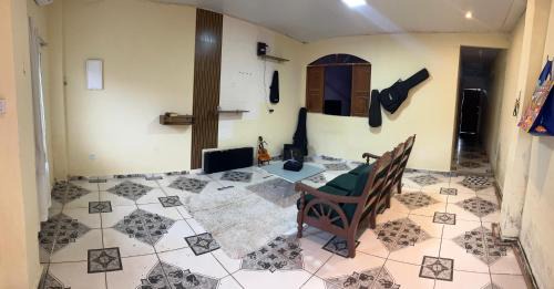 Casa mobiliada com dois quartos