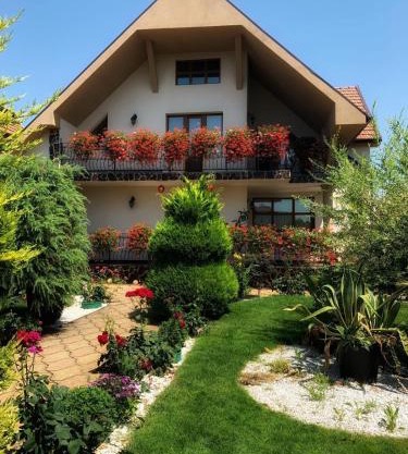 Casa Mona