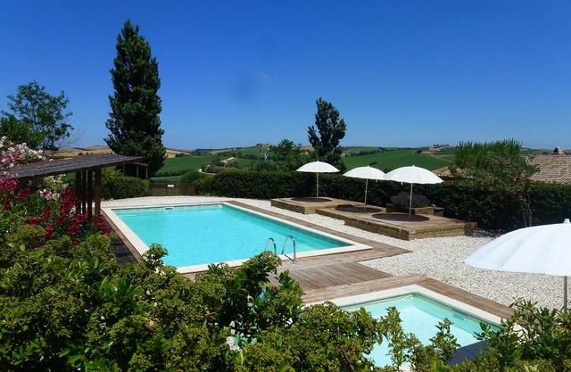 Casa-Montale, 3/5 Sotto, casa de campo típica, gr. Piscina, zona aislada, vistas panorámicas