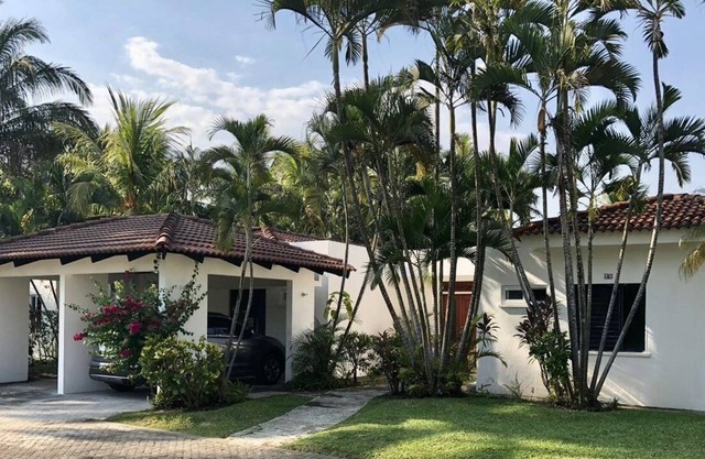 Villa de playa con acceso a playa privada