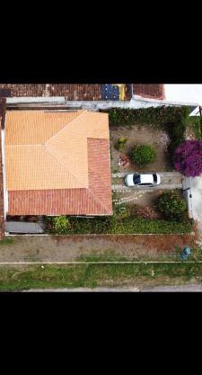 Casa na praça do Carananduba