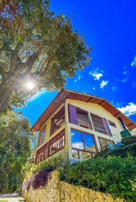 Casa na serra com piscina