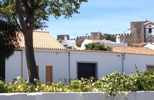CASA NA VILA HISTÓRICA DE MOURÃO