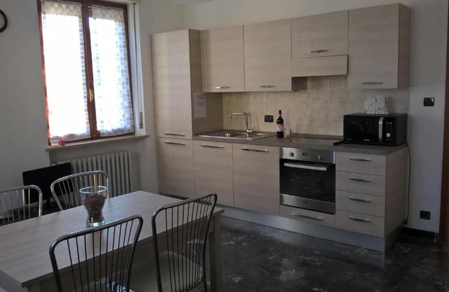 Casa Nebieu in edificio indipendente nel centro di Monforte