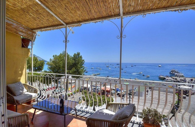 Casa Ninnolo: A bright and sunny two-story independent house situated in a central location, at a short distance from the beach, with Free WI-FI.