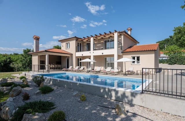 Villa-Baño Privado-Villa-Vista a la Piscina