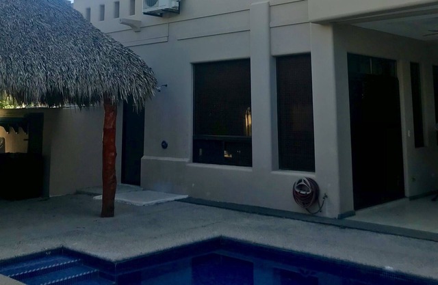 Casa Once -Large 6 BR Ocean View Casa - Piscina privada - Frente a la playa