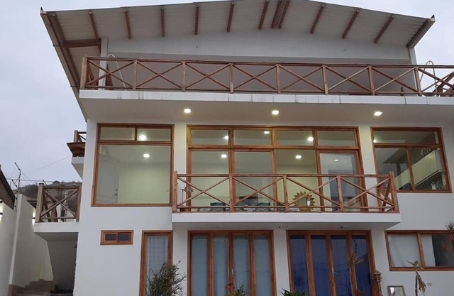 CASA PARAISO. Hermosa casa de Playa en Santa Marianita, frente al mar