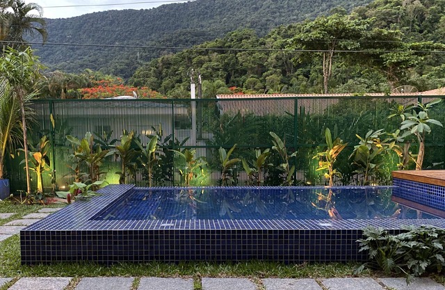 Casa Patropi - ¡Casa en comunidad cerrada en la playa de Guaecá con piscina!