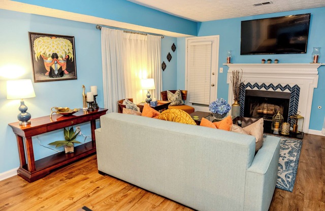 Casa Pavo Real - Spacious, Modern, and Chic Townhome in Norcross!