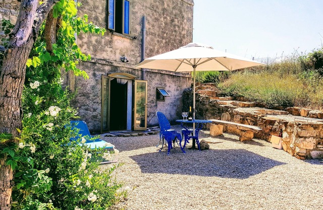 Una hermosa casa de piedra restaurada, bellamente restaurada, con vistas, terrazas y barbacoa