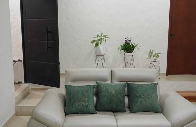 CASA PRADA CERCA AL CAÑON Y LAS PISCINAS DE GUEJAR