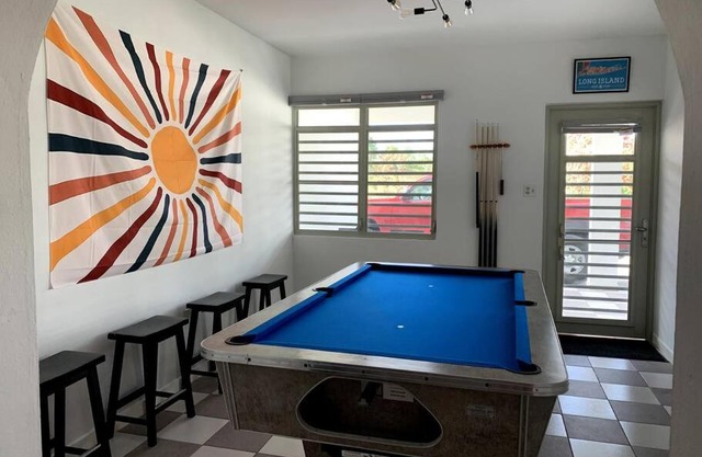 Casa Ramé- Retro-Chic Apt with Pool Table and Panoramic View
