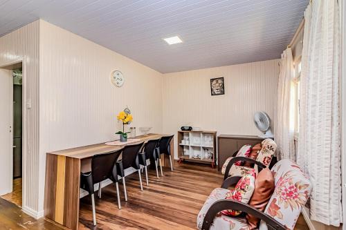 Casa Rosa Charmosa Completa BC Churrasco & Garagem