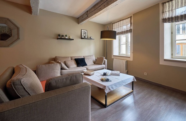 CASA ROYAL - Cité 500m, free public car park 200m, WIFI, Cité view terrace