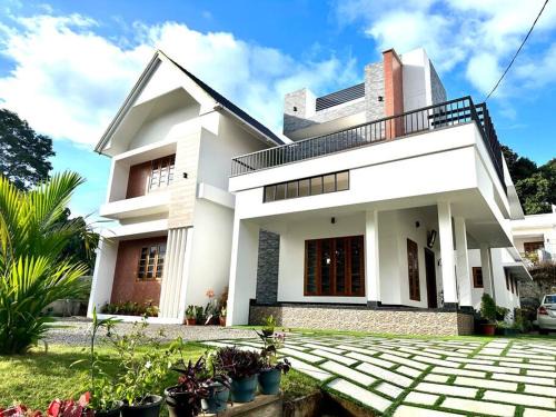 Casa Royal HomeStay