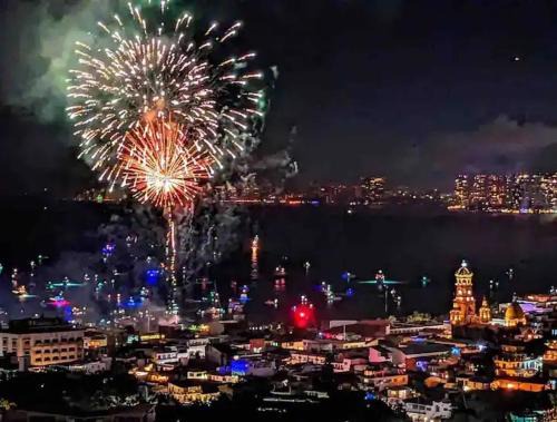 Casa Ruby Mae, BEST NYE Fireworks-Heart of Romantic Zone