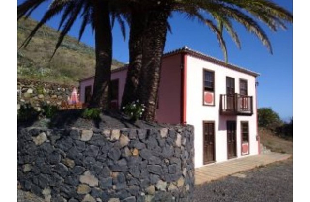 Casa rural Las Embelgas con piscina y aparcamiento