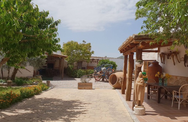 Casa rural para 12 PAX con BBQ, PISCINA, SALA DE JUEGOS Y JARDÍN