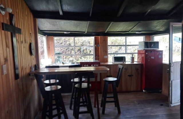 Casa rural reformada con chimenea, al lado de rutas de senderismo